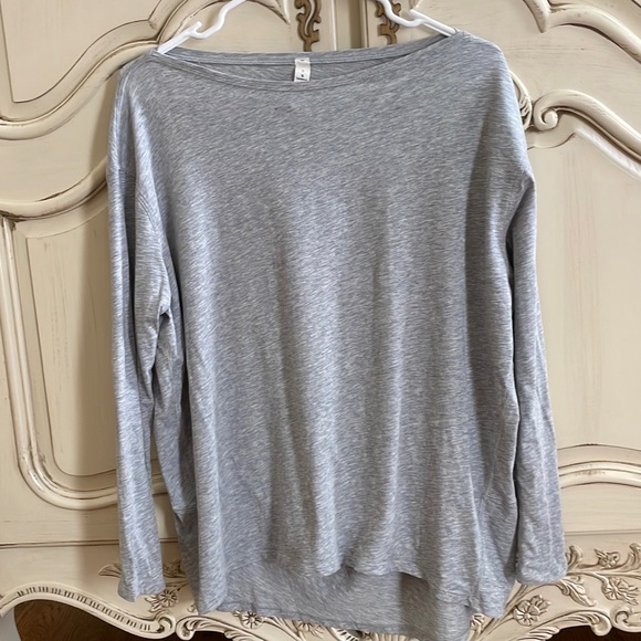 lululemon athletica Tops - Lululemon back in action shirt - gray - size 6
